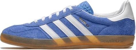 adidas blauwe sneakers look|blue adidas 2024.